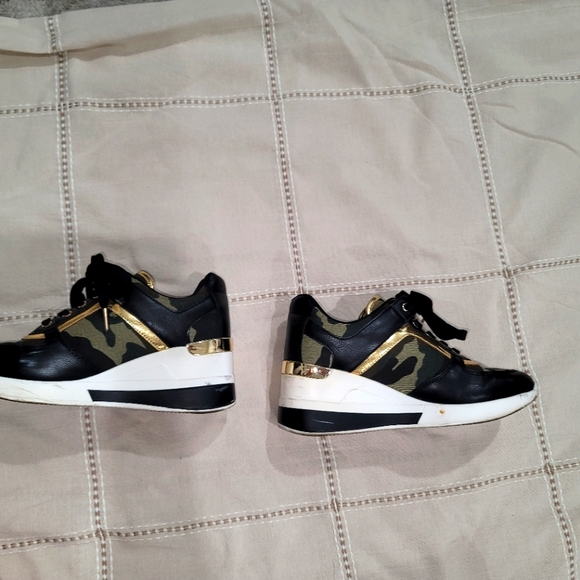 Camp colored canvas Trainers with small wedge - Picture 3 of 3